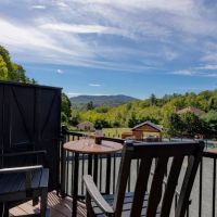 The Lodge by Sunapee Stays ico