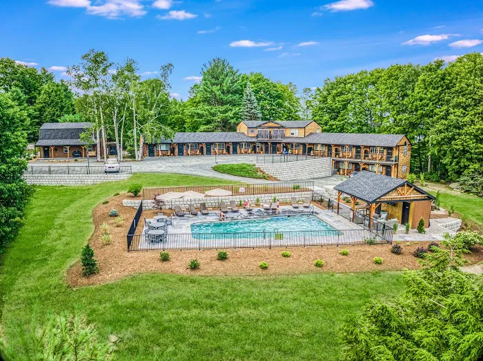 The Lodge by Sunapee Stays 4