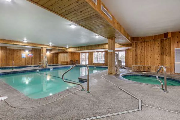 Mountain Edge Suites at Sunapee, Ascend Hotel Collection 5