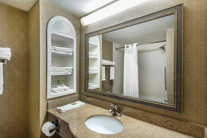 Holiday Inn Express & Suites Tilton - Lakes Region by IHG 4
