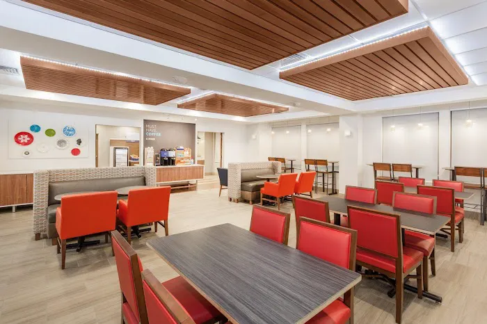 Holiday Inn Express & Suites Tilton - Lakes Region by IHG 4