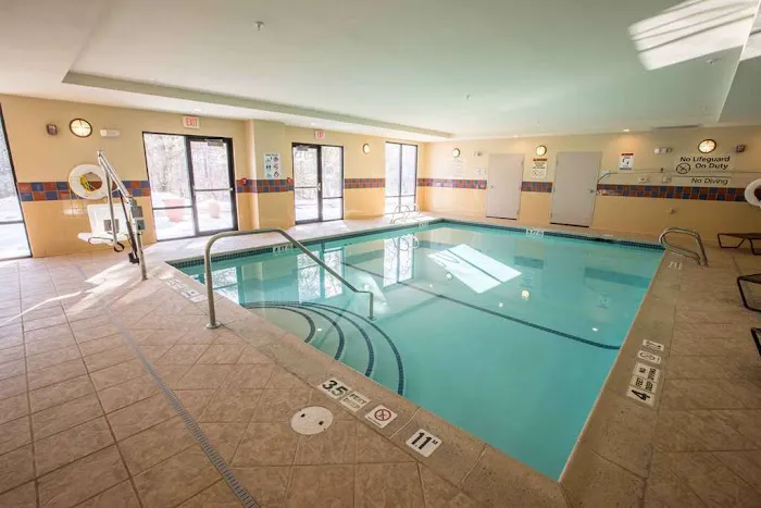 Hampton Inn & Suites Tilton 4