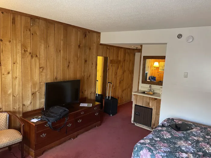 Snowy Owl Inn 4