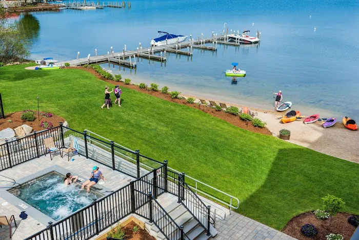 Center Harbor Inn 4
