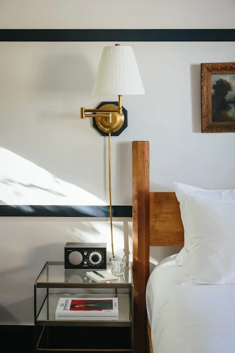 Brentwood Hotel 4
