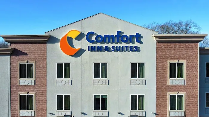 Comfort Inn & Suites Plainville-Foxboro 4