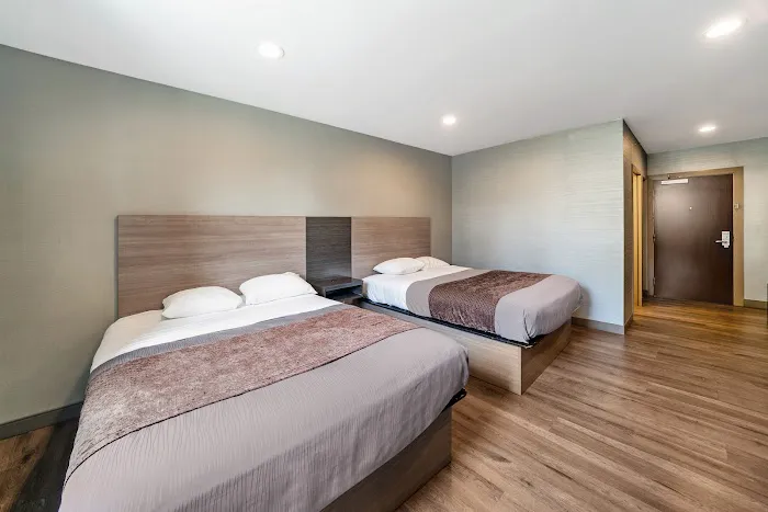 Americas Best Value Inn Foxboro 4