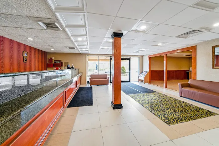Americas Best Value Inn Foxboro 4