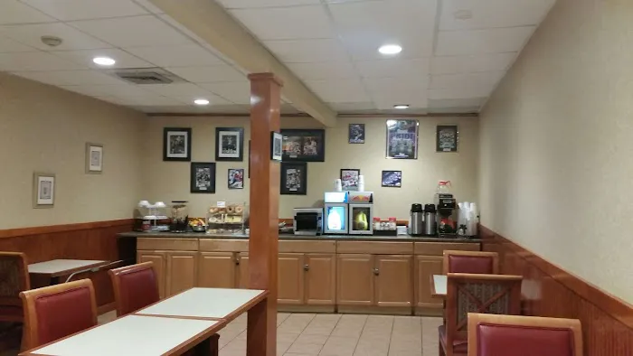 Americas Best Value Inn Foxboro 4