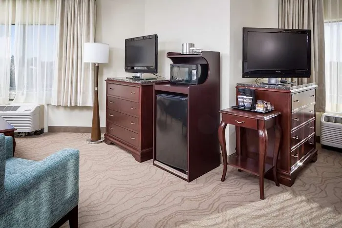 DoubleTree by Hilton Hotel Boston - Milford 5