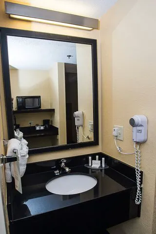 Fairfield Inn & Suites Boston Milford 5