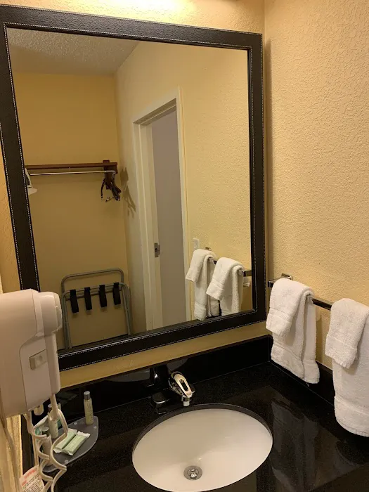 Fairfield Inn & Suites Boston Milford 5