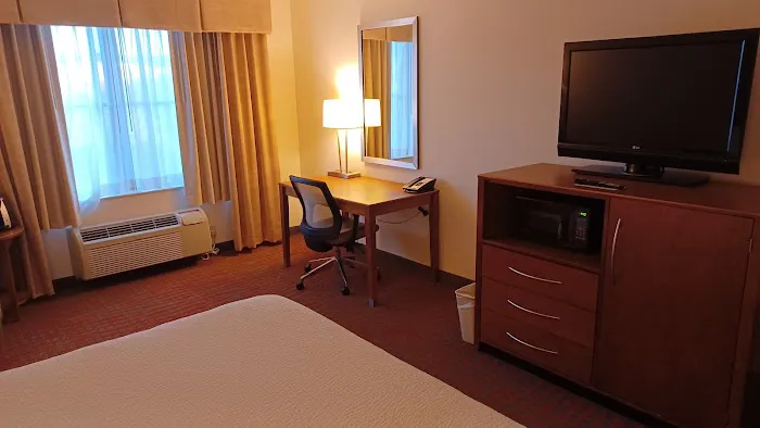 Fairfield Inn & Suites Boston Milford 5