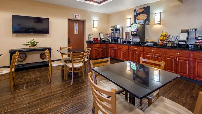 Best Western Providence-Seekonk Inn 4