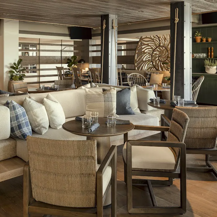 Newport Harbor Island Resort 4