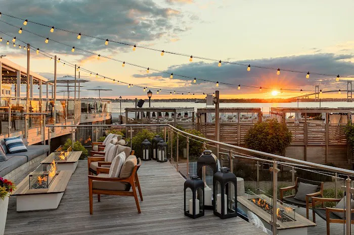 Newport Harbor Island Resort 4