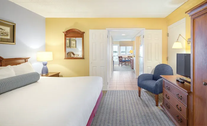 Club Wyndham Inn on Long Wharf 4