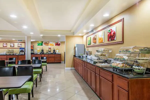 Quality Inn & Suites Middletown - Newport 5