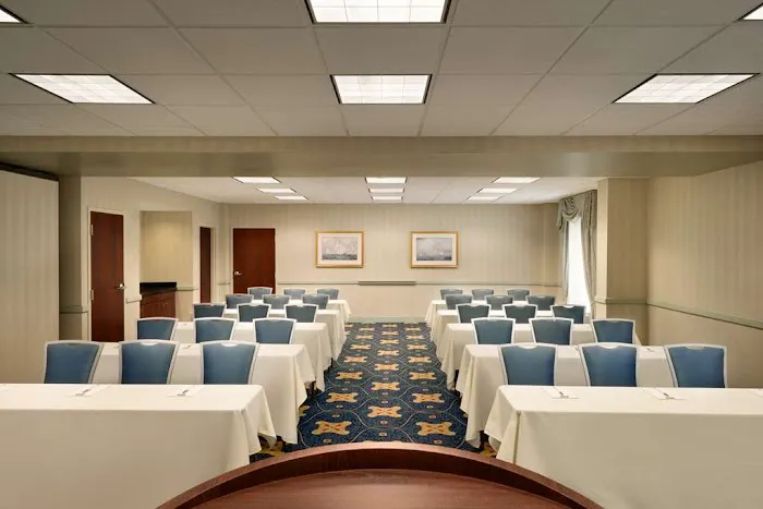 Hampton Inn & Suites Newport/Middletown 5