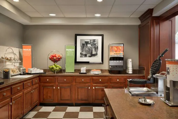 Hampton Inn & Suites Newport/Middletown 5