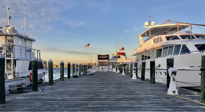 The Newport Harbor Hotel and Marina 4