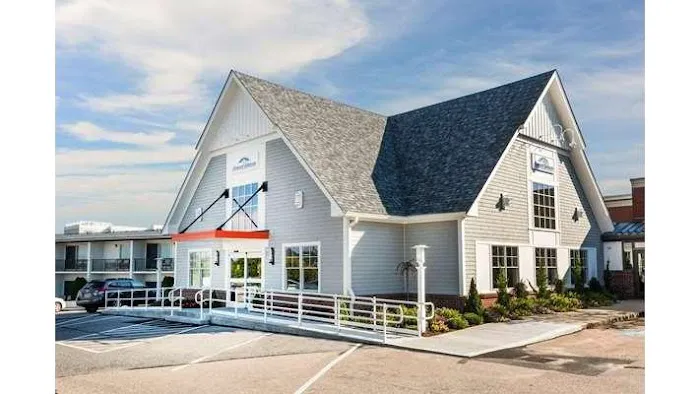 Howard Johnson by Wyndham Middletown Newport Area 5