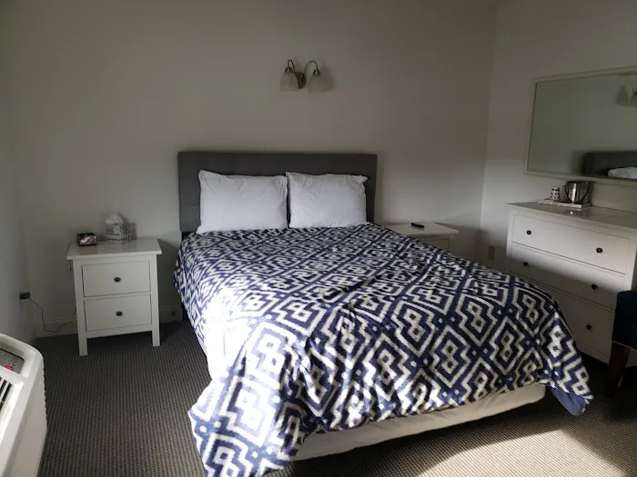 Rhea's Inn 5