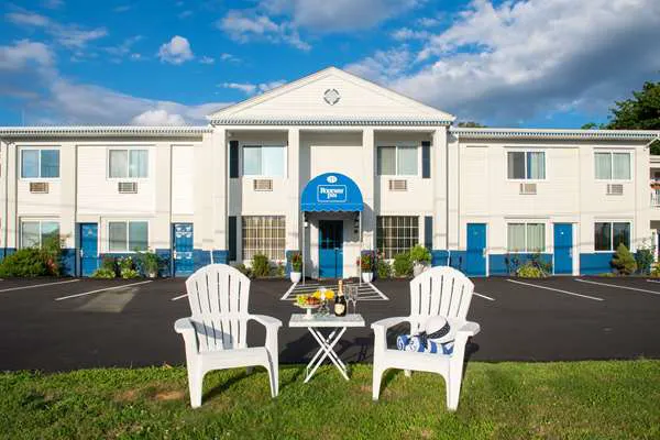 Rodeway Inn 5