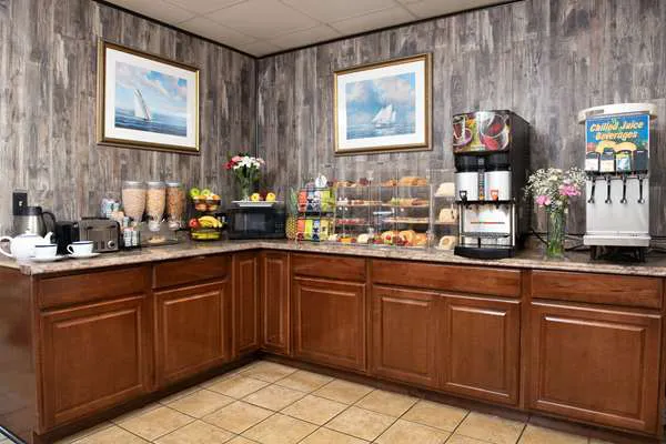 Rodeway Inn 5