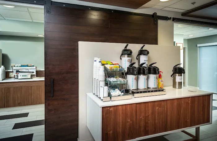 Holiday Inn Express Newport North - Middletown, an IHG Hotel 5