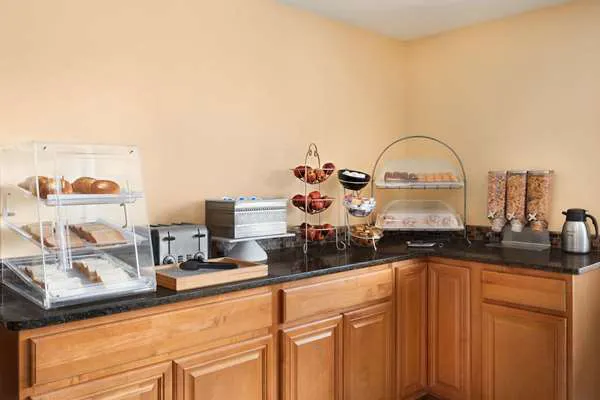 Days Inn by Wyndham Middletown/Newport Area 5