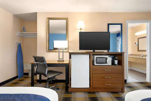 Days Inn by Wyndham Middletown/Newport Area 5