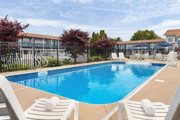 Days Inn by Wyndham Middletown/Newport Area 5