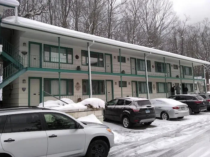 Marbledge Cabins 5