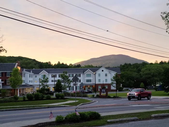 Hampton Inn & Suites Manchester 5