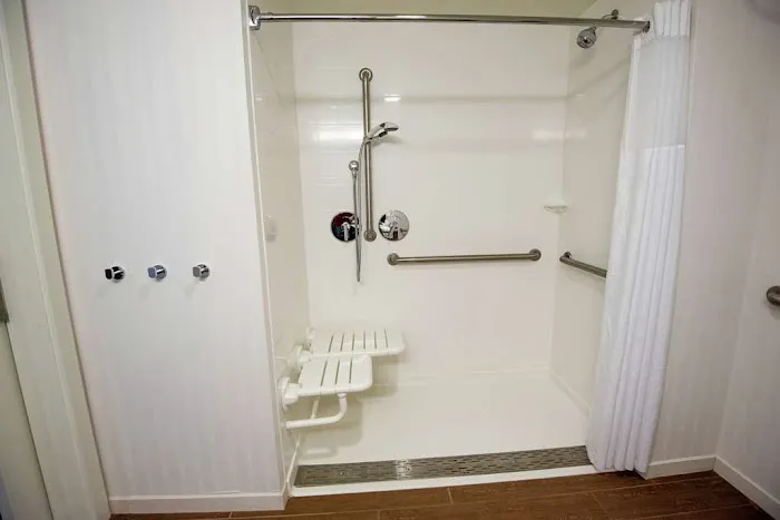 Hampton Inn & Suites Manchester 5