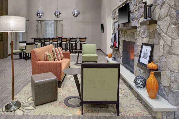 Hampton Inn & Suites Manchester 5