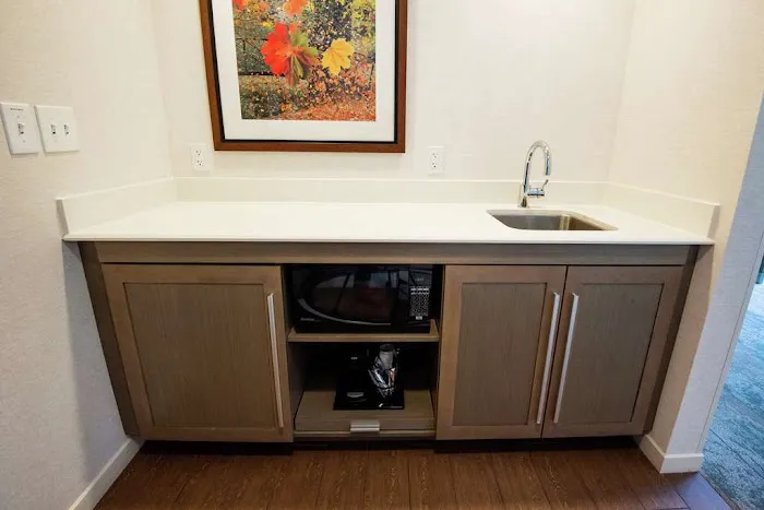 Hampton Inn & Suites Manchester 5