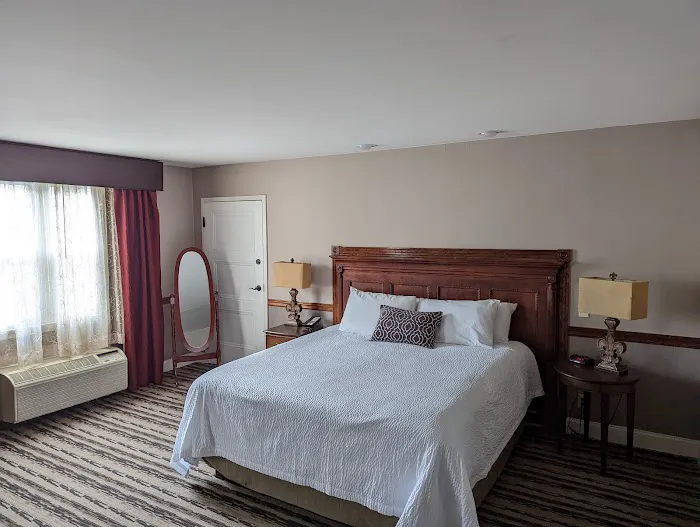 Colonial Hotel 4