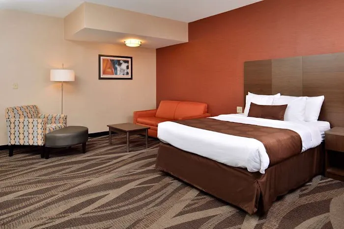 Best Western Plus University Inn 4