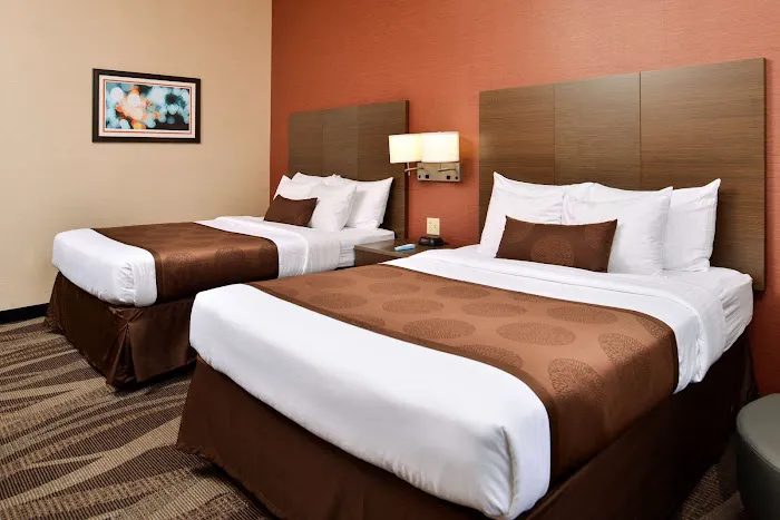 Best Western Plus University Inn 4