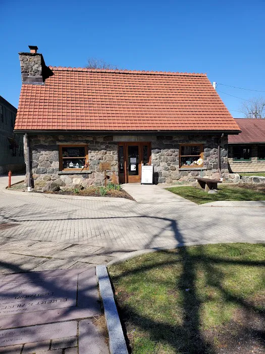 Roycroft Inn 4
