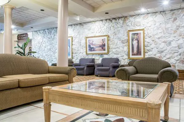 Quality Inn & Suites Palm Island Indoor Waterpark 4