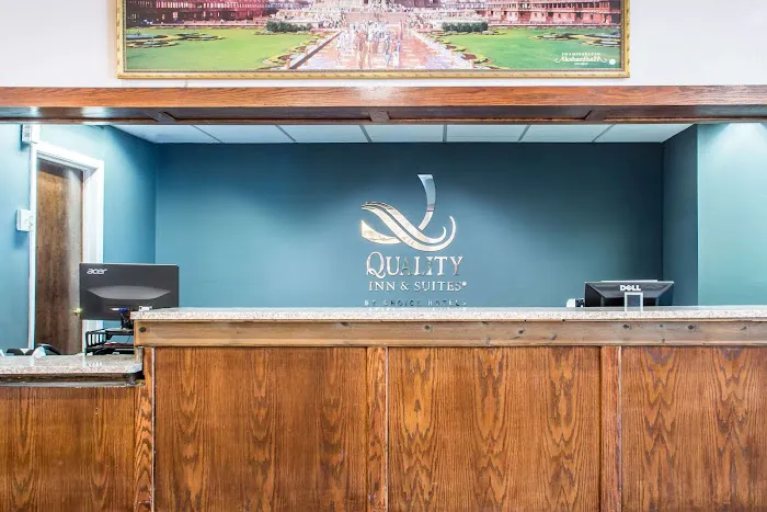 Quality Inn & Suites Palm Island Indoor Waterpark 4