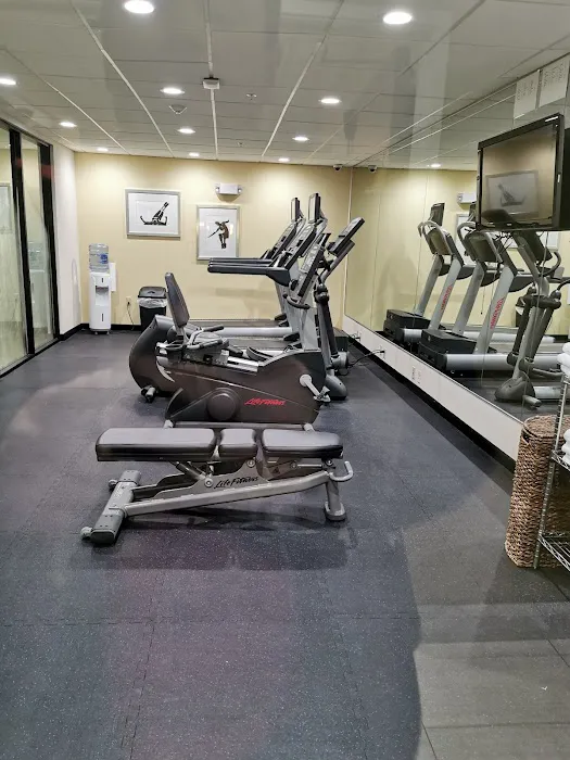 Holiday Inn Express & Suites Batavia - Darien Lake, an IHG Hotel 4