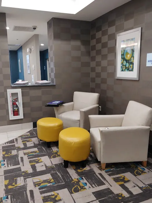 Holiday Inn Express & Suites Batavia - Darien Lake, an IHG Hotel 4