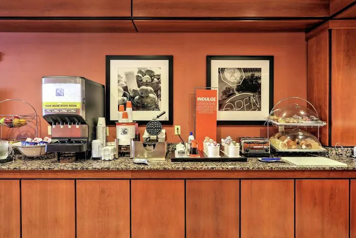 Hampton Inn Batavia 4