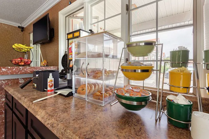Rodeway Inn & Suites Clarence/Buffalo East 4