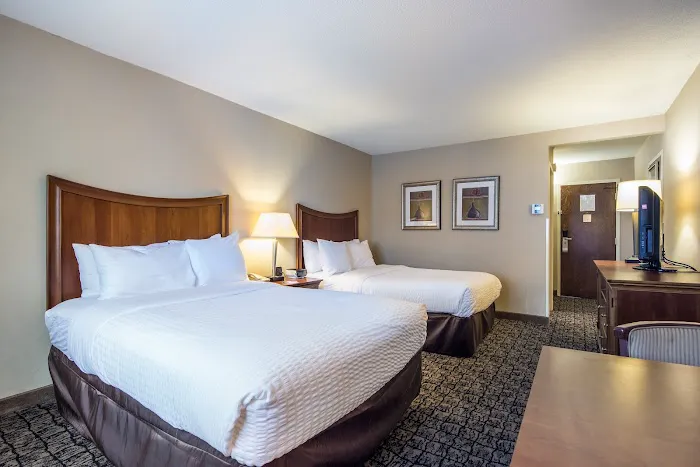 Cayuga Blu Hotel 4