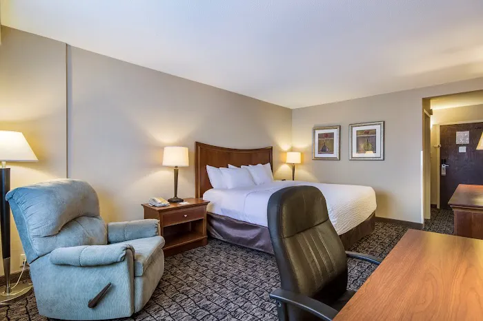 Cayuga Blu Hotel 4
